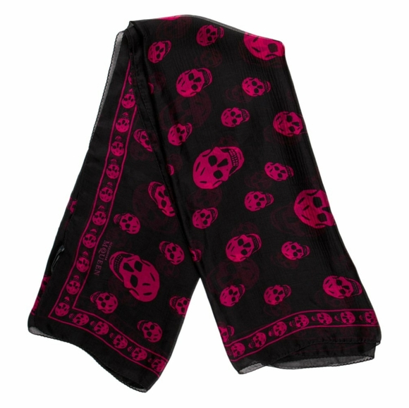 Alexander McQueen fall 2020 skull scarf - Picture 4 of 5